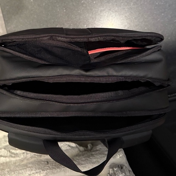 Rapha Regular Size Black Bikers Travel Reflective Backpack - Picture 11 of 13